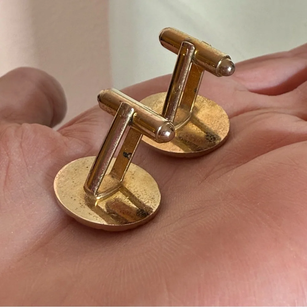 Vintage mid century modern Gold tone quilted slant shank oval cufflink